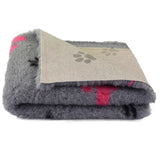 Αντιολισθητικό VetBed γκρι με ροζ πατούσες (100x150)