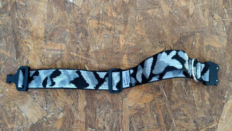 Περιλαίμιο camo με κούμπωμα cobra