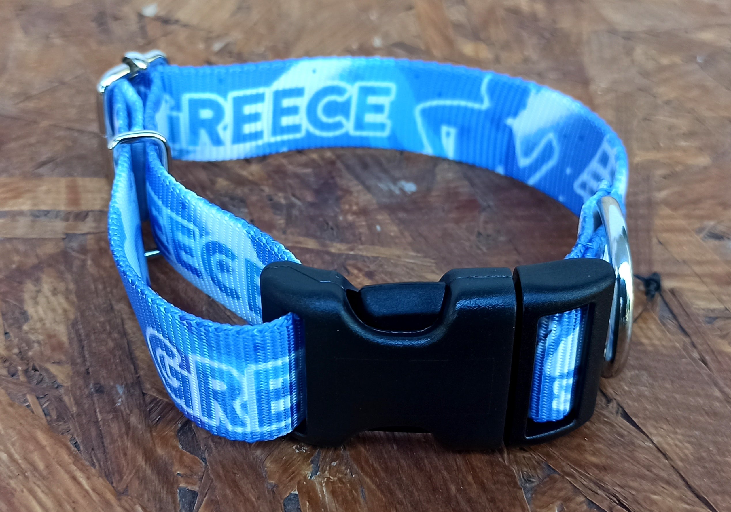 Περιλαίμιο 'furry patriots" - Greece