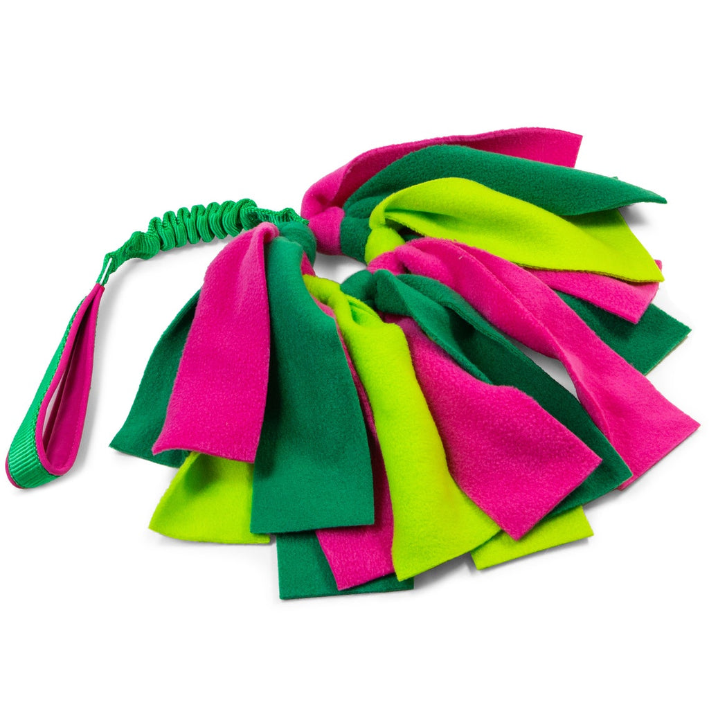 Fleece bungee whisk with stribes