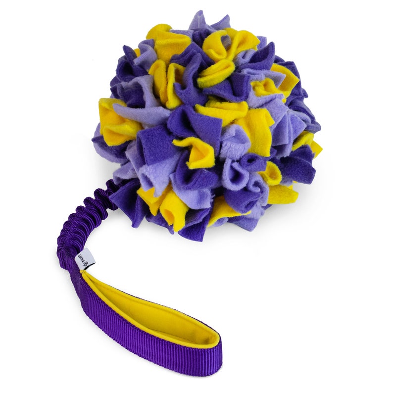 Pompon on JW Pet Hol-EE Roller bungee small